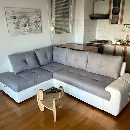 Urban Sonya Apartment