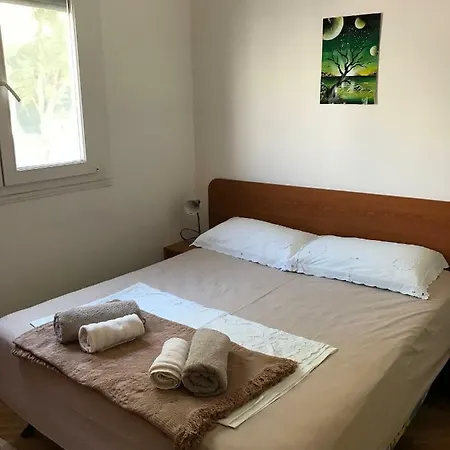 Urban Sonya Apartment Split